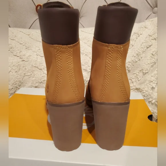 Timberland Women's Allington 6-inch Lace-up Boots - Picture 6 of 9